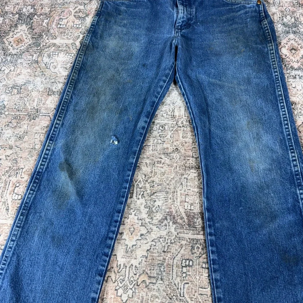 Wrangler 13MWZPW Cowboy Cut Blue Jeans Mens 30x32 Distressed Western Workwear